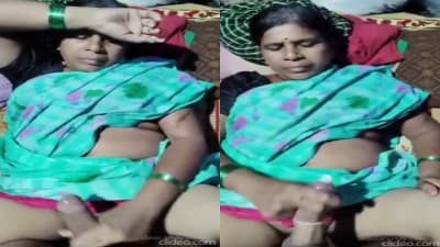 Old Aunty Jerking Young Dick Fucking boobs Videos